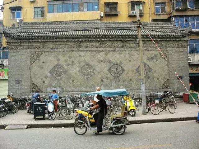 梦见被狗咬到底预示着什么？