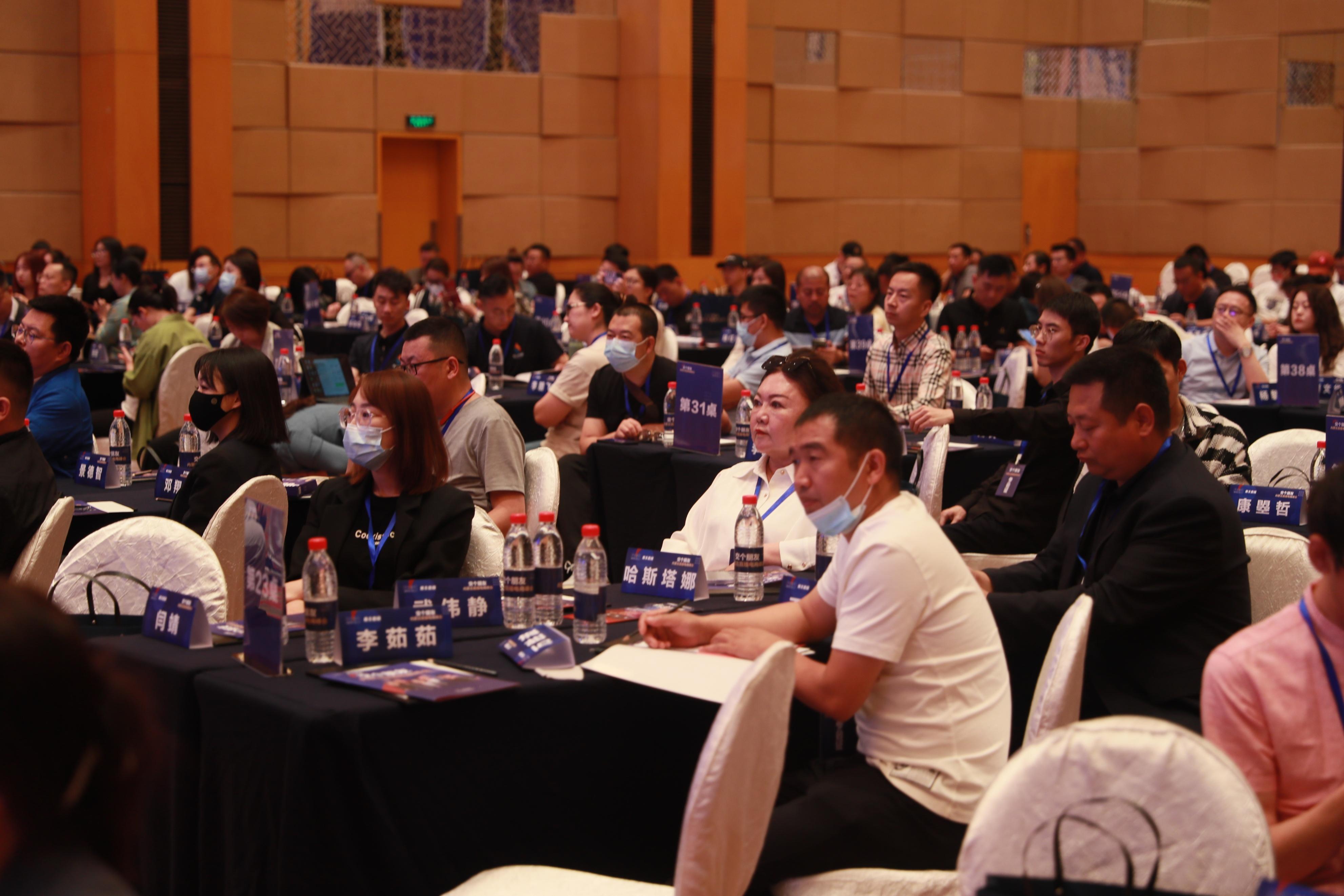 新手做电商，不混论坛真的不行吗？