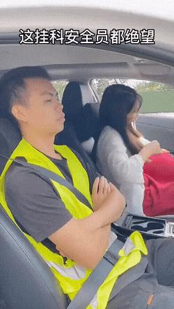 你家狗子为啥总爱啃拖鞋？