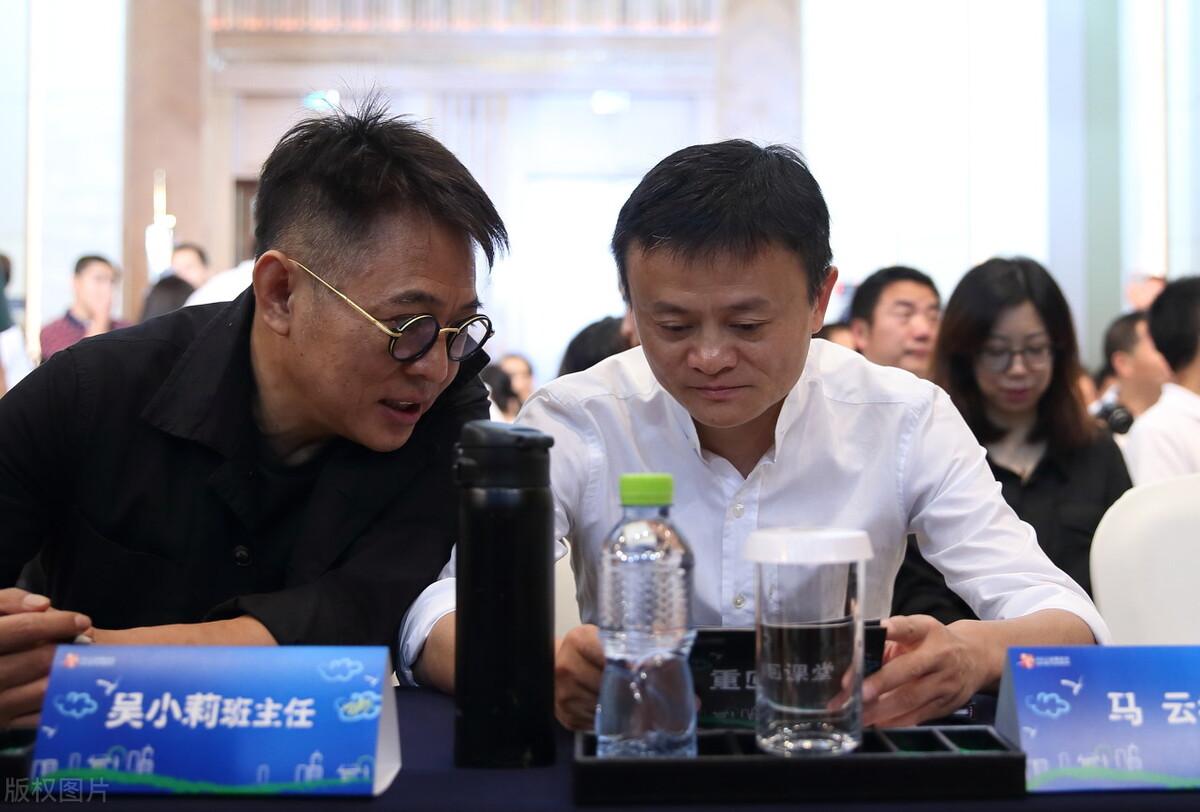 2021年12月1日穿什么颜色能转运？