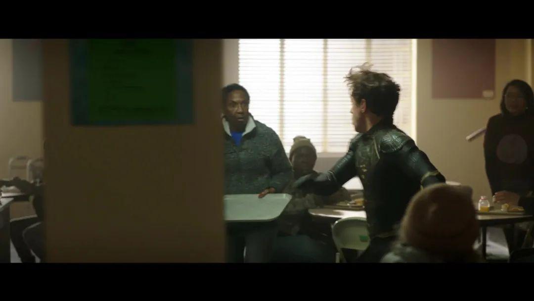 家里突然冒出带金边的蜘蛛要跑路吗？