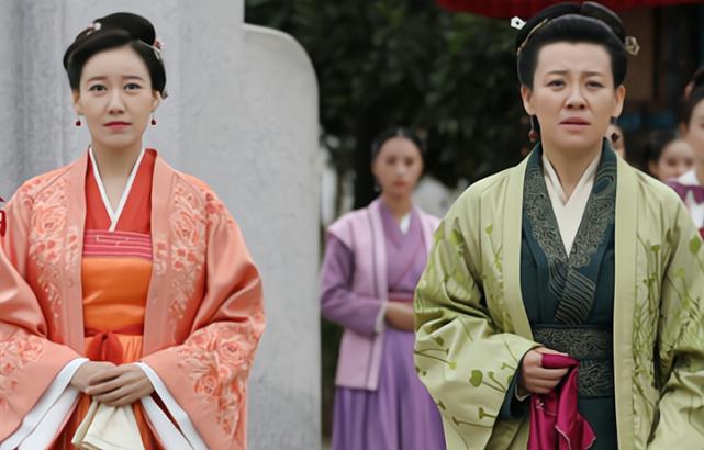 杨亦到底是怎么火起来的？