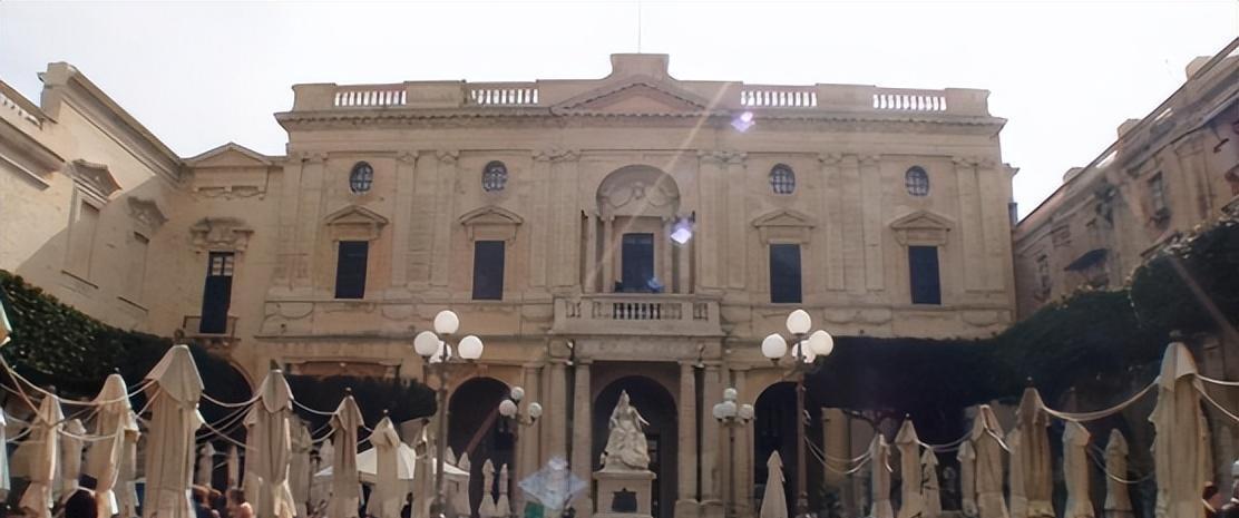 1983年属猪的人真就注定命苦吗？