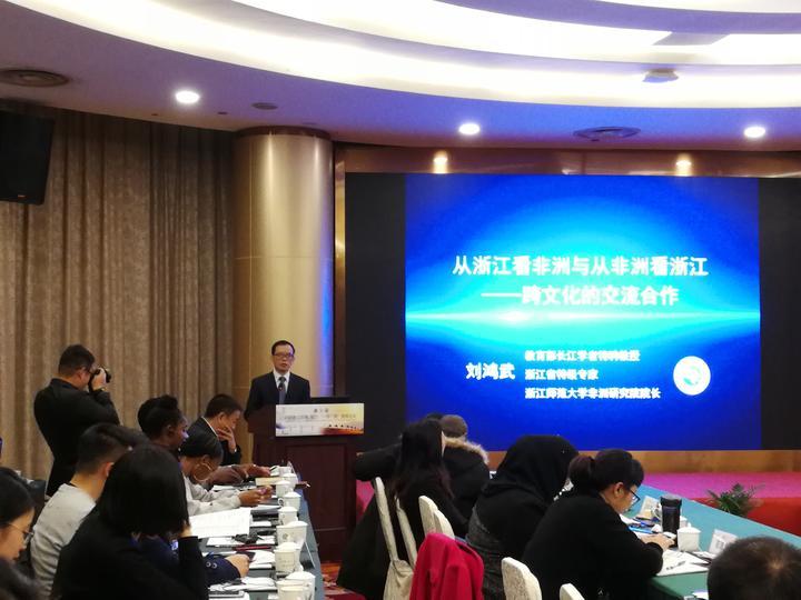 在捷克生活遇到困难怎么办？华人论坛能帮你解决这些问题吗？