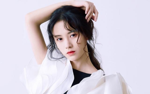 1991年属羊女命运解析：一生运势、婚姻事业全揭秘