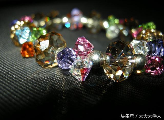 衣服颜色选对真的能改运吗？