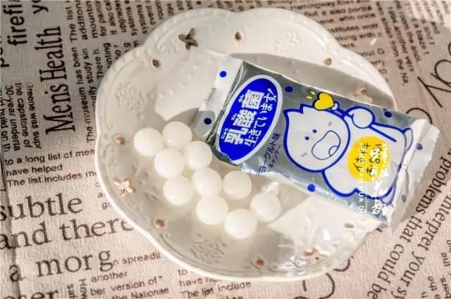 变色龙真的能吃糖果吗？