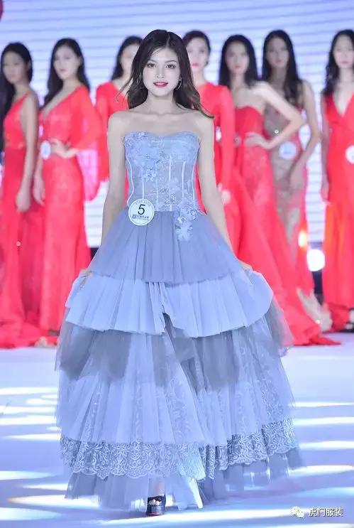 月薪5000如何用富民时装网穿出大牌感？