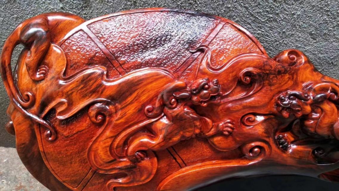 一块木头如何变成价值百万的艺术品？