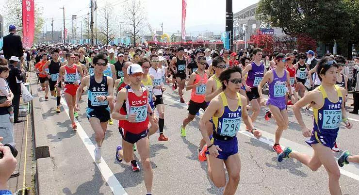 日本有私立中国人上的学校吗？？？？