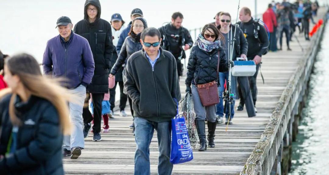 在国外遇到紧急情况却不知道华人论坛求助电话怎么办？