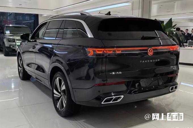 理想L6油电混合版落地价曝光 30万预算怎么选才不亏？