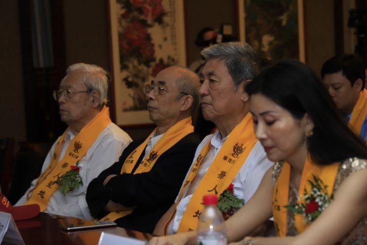 华人论坛真的改名叫知乎了吗？