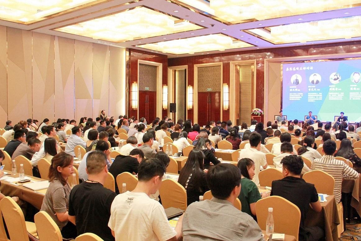 在泰国生活必须加入华人论坛吗？