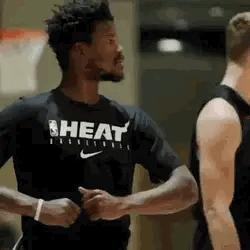 利拉德凭什么用绝杀动作拿下三分大赛冠军? 利拉德凭什么用绝杀动作拿下三分大赛冠军?