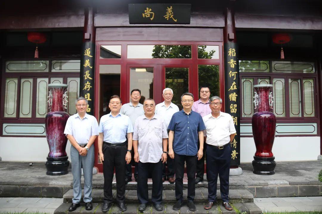 菲华人论坛app到底怎么玩？新手必看的20条生存指南