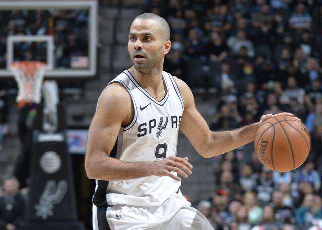 为什么你的猫总在凌晨三点把客厅当田径场？