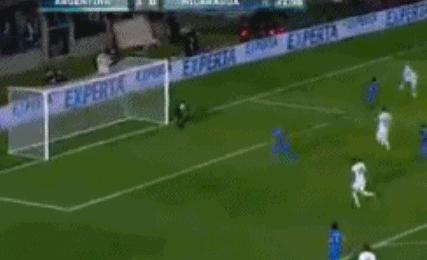 为啥C罗总能用左脚轰出神仙球？