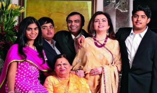 【印度首富的600个佣人相关介绍】【你未曾了解的奢华背后细节】