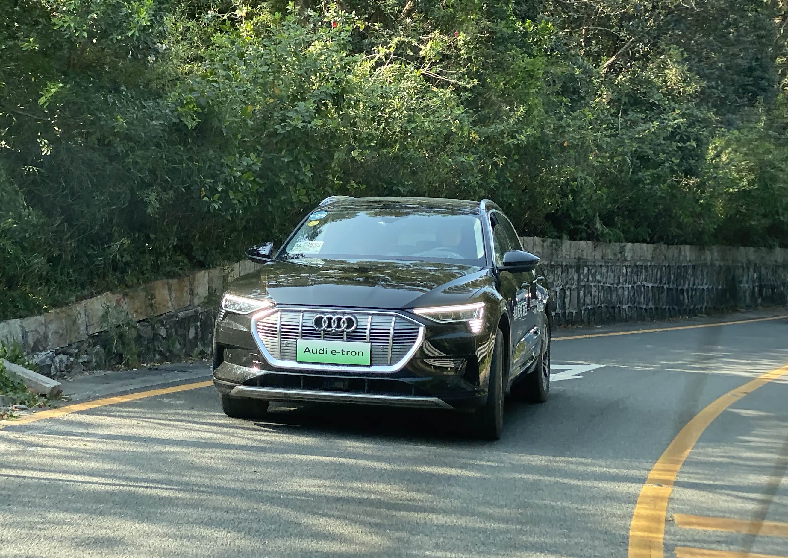 奥迪e-tron55驾驶感受像油车吗为何说它更适合传统车主