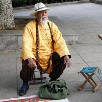 算命师傅说的话到底能不能信? 算命师傅说的话到底能不能信?