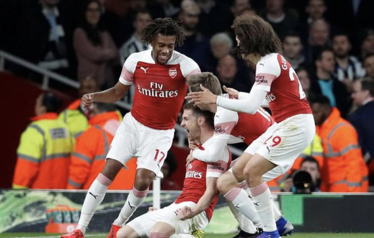 阿森纳为什么总让球迷又爱又恨? 阿森纳为什么总让球迷又爱又恨?