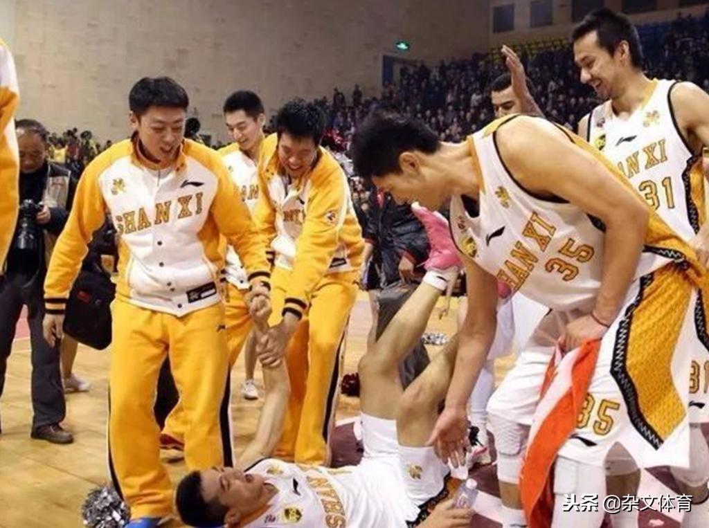 12 - 18岁学篮球黄金期：身体优势与技术提升全解析