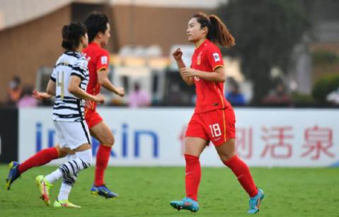 解说员为什么会为男足比赛边哭边骂？