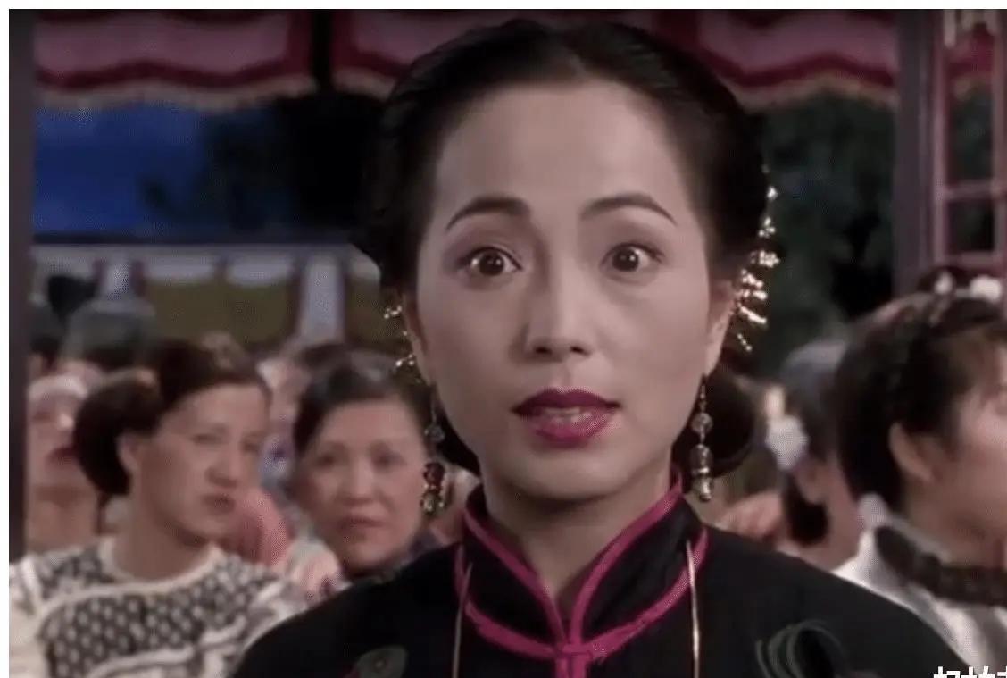 中年女人梦见别人遗体预示什么？2025年能量场转折解析