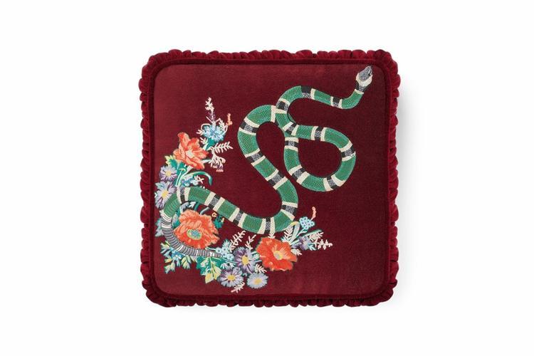 新手如何用简单针法绣出呆萌猫咪? 新手如何用简单针法绣出呆萌猫咪?