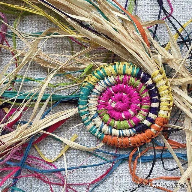 毛线在手上绕三圈都不会？