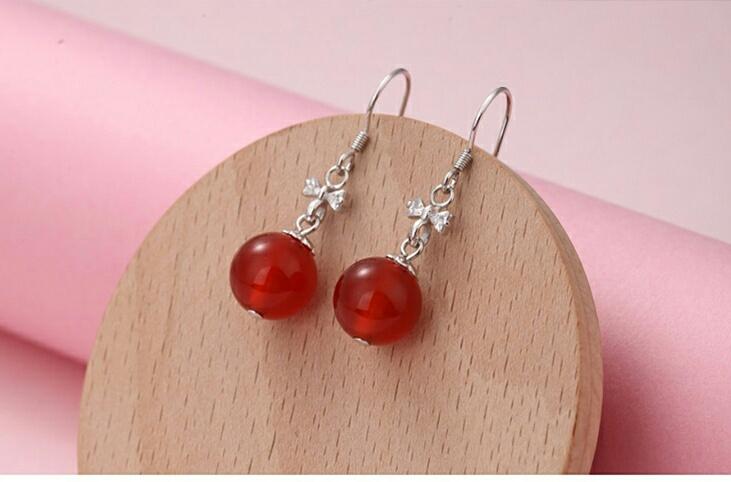 2025年梦见水晶石：职场转机前兆？3大星座迎财富觉醒