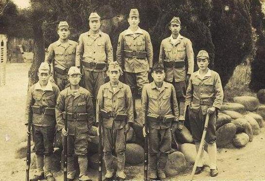 梦见自己谈恋爱预示什么？2025年星座运势解析情感密码