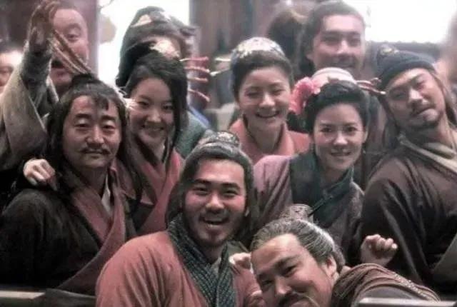 2025年梦见膝盖挤出虫子：职场压力预警？3类人急需自查