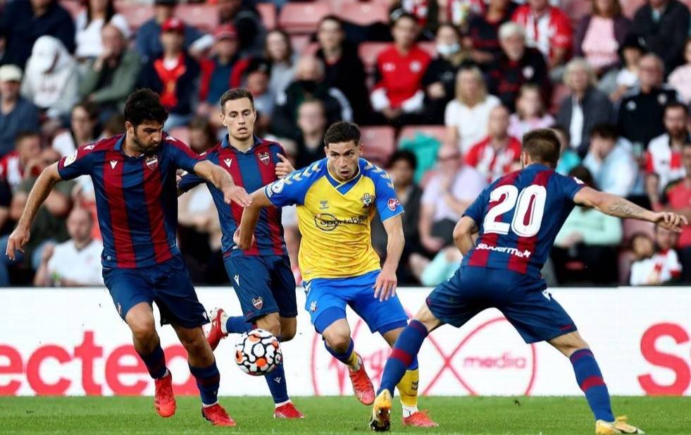 聚焦今日西甲焦点战比分，精彩不容错过