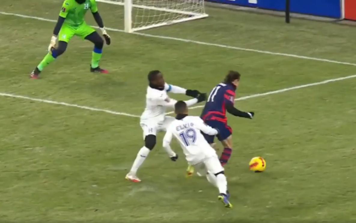 FIFA21新手连电脑都踢不过怎么办？