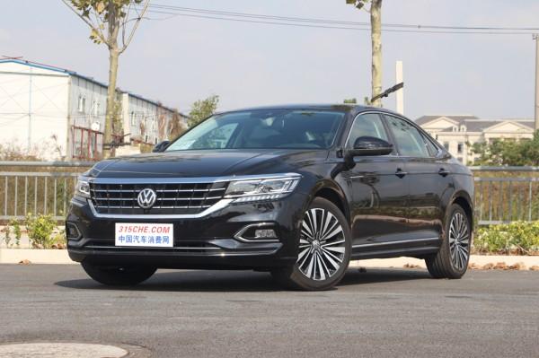 猫咪脚垫脱皮正常吗？铲屎官必须知道的护理技巧