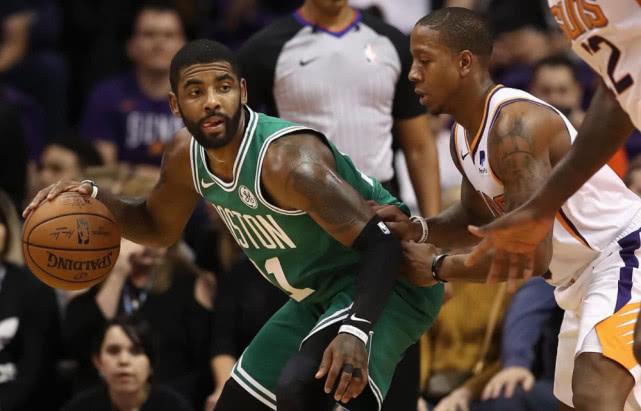 勇士火箭大对决：季后赛硝烟弥漫，紧张激烈战局引发热烈讨论！