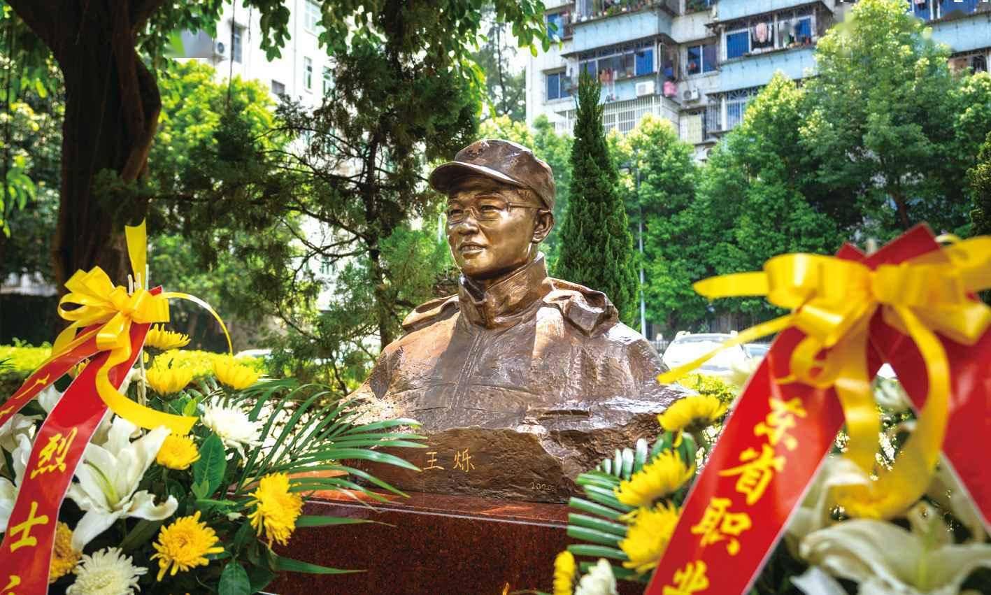 华普海域1.3值得买吗?省3万油费的代步车避坑指南 华普海域1.3值得买吗?省3万油费的代步车避坑指南