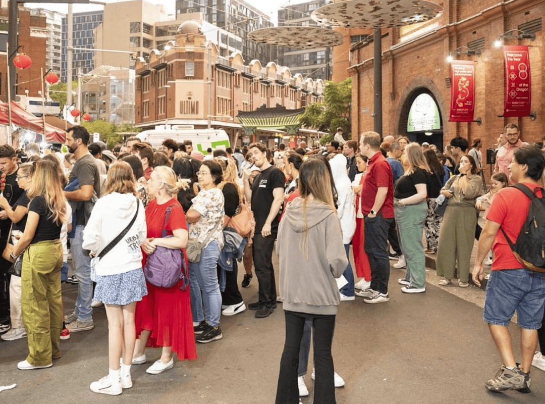 英国华人：庞大且具特色的群体，如何在当地生根与融入？