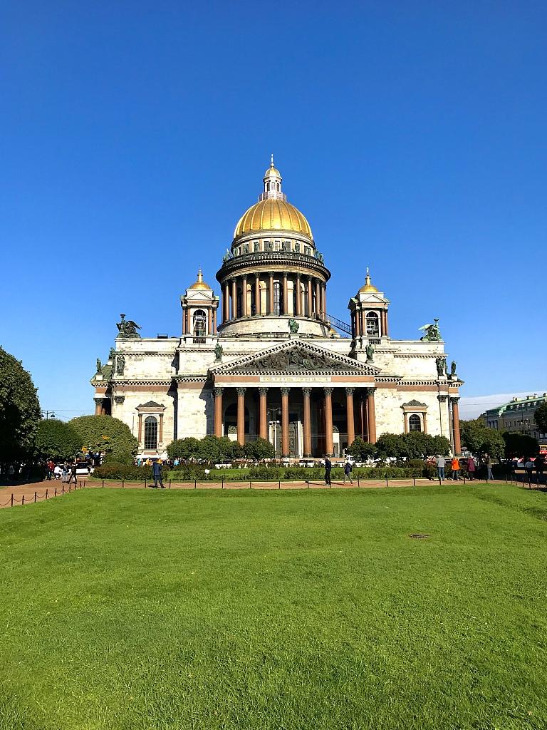 网络情人节的甜蜜背后：520的起源与浪漫庆祝