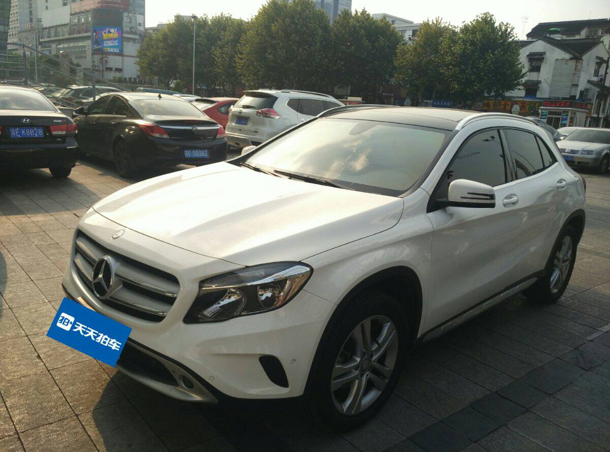  不同车龄奔驰GLA卖价对比 _奔驰GLA二手车价格差异 _奔驰gla新款2020年二手