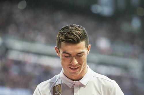 C罗的声音 ｜ 从冲突到辉煌，解析这位足球巨星的真实面貌