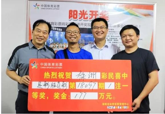 撸猫十年才发现主子性别？新手如何一眼看穿猫咪公母？