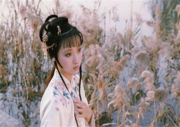 梦见婆子妈怀孕？家庭能量异动预警与转运指南