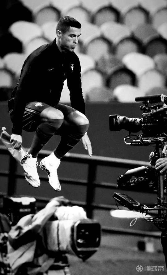 【C罗场下生活高清图片汇总】,全方位解锁C罗赛场外的魅力瞬间图片 【C罗场下生活高清图片汇总】,全方位解锁C罗赛场外的魅力瞬间图片