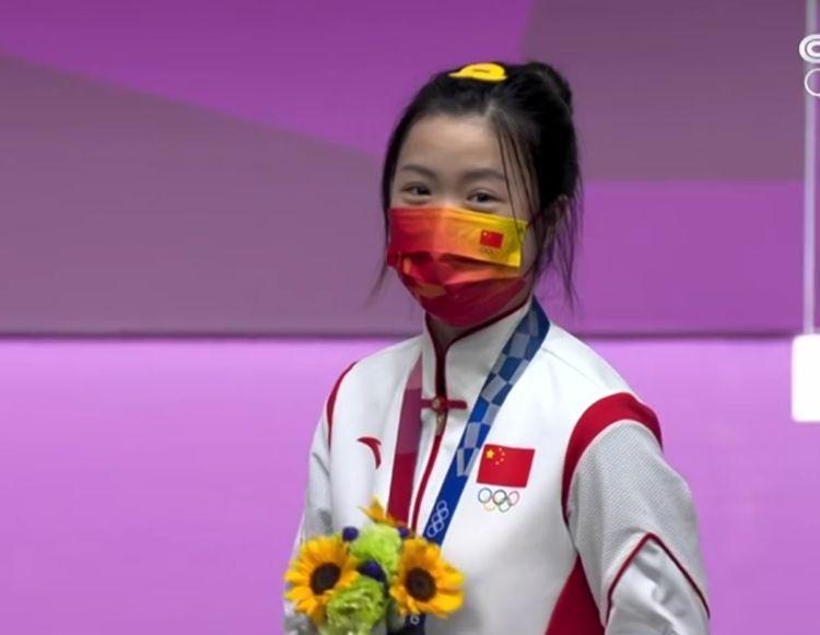 奥运冠军杨倩怎么做到边拿金牌边从清华毕业？