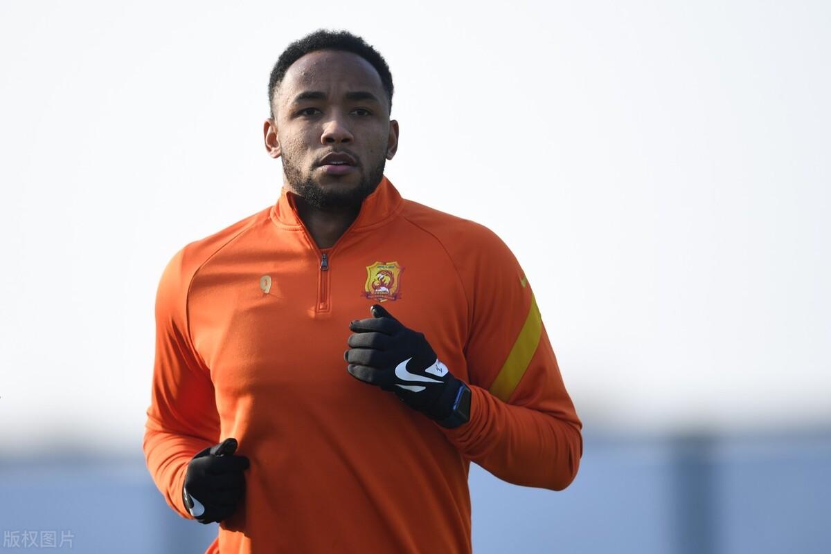 向柏旭是谁?为什么他能在中超踢到30岁? 向柏旭是谁?为什么他能在中超踢到30岁?