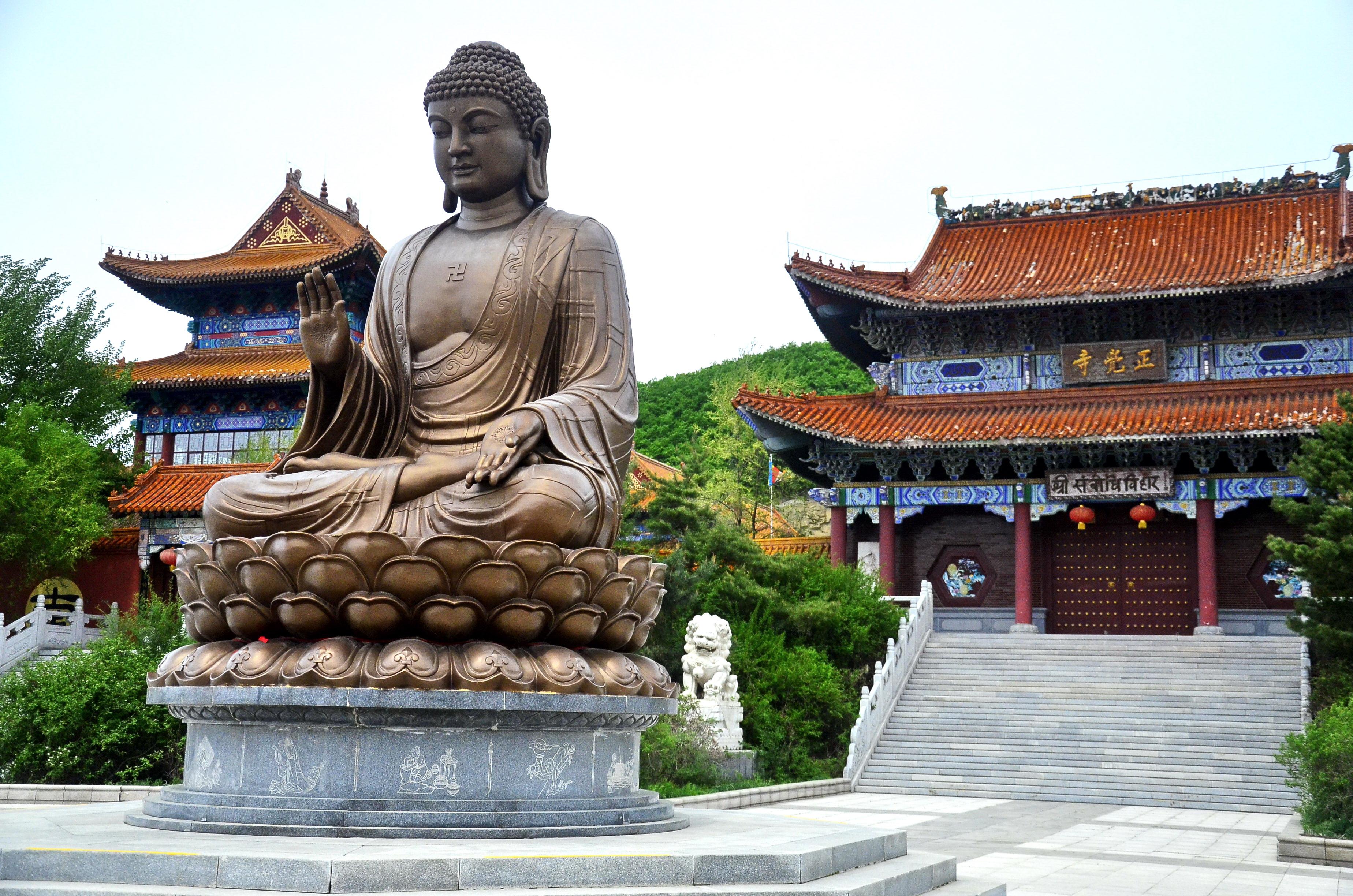 6.3L油耗还便宜的奔驰，豪华空间大7座，机械增压带四驱，实拍GLB