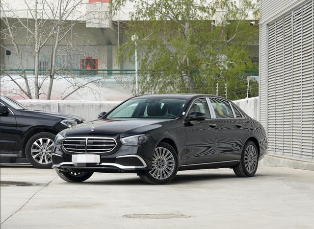 奔驰e300l新车报价2022款图片，北京奔驰e300豪华立标2022款